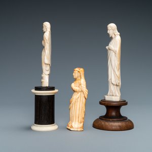 Deux statues de Vierges et une de Christ en ivoire et os, 19ème — photo 3