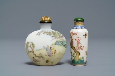 Deux tabatières en verre blanc émaillé, marques de Guyue Xuan, prob. ateliers impériaux, Pékin, Qianlong