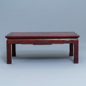 Deux tables 'kang' de forme rectangulaire en bois sculpté, Chine, 19/20ème — photo 10