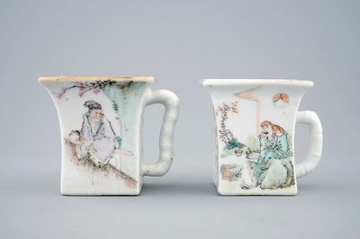 Deux tasses à vin rectangulaires en porcelaine de Chine qianjiang cai, 19/20ème