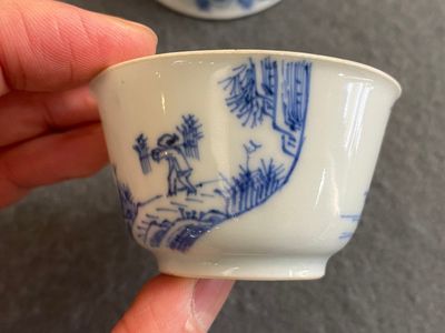 Deux tasses en porcelaine de Chine en bleu et blanc, Yongzheng — photo 6