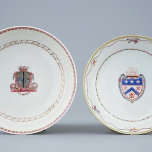 Deux tasses et soucoupes en porcelaine de Chine à décor armorié, Qianlong, 18ème — photo 2