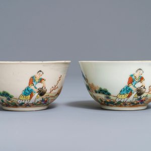 Deux tasses et soucoupes en porcelaine de Chine famille rose à sujet européen, Qianlong — photo 7