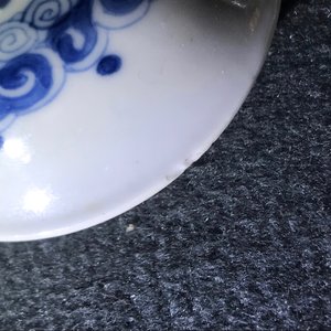 Deux théières couvertes en porcelaine de Chine bleu et blanc, marques Yu et Jiajing, Kangxi — photo 8