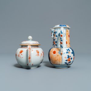 Deux théières couvertes en porcelaine de Chine en bleu et blanc et deux de style Imari, Kangxi — photo 11