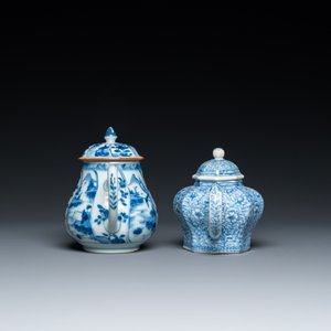 Deux théières couvertes en porcelaine de Chine en bleu et blanc, Kangxi — photo 3