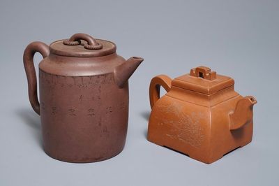 Deux théières en grès de Yixing, République, 20ème