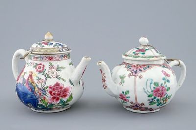 Deux théières en porcelaine de Chine famille rose, Yongzheng/Qianlong