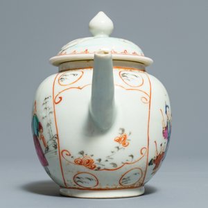 Deux théières et deux tasses et leur soucoupes en porcelaine de Chine famille rose, Qianlong — photo 12