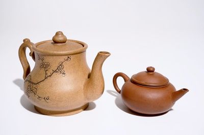 Deux théières et leur couvercle en grès de Yixing, Chine, 19ème