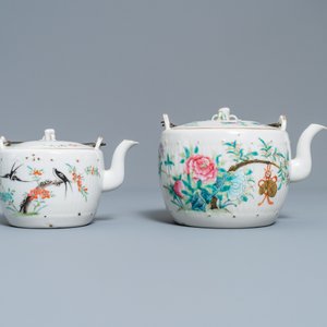 Deux théières et quatre bols couverts sur supports en porcelaine de Chine famille rose, 19ème — photo 12