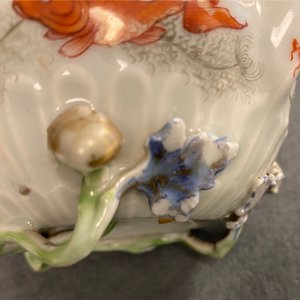 Deux théières et un support en porcelaine de Chine en rouge de fer et doré, Kangxi/Yongzheng — photo 17