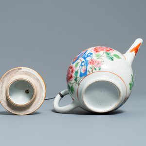 Deux théières et une verseuse couverte en porcelaine de Chine famille, Yongzheng/Qianlong — photo 13