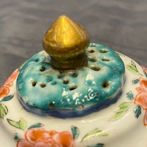 Deux théières et une verseuse couverte en porcelaine de Chine famille, Yongzheng/Qianlong — photo 19