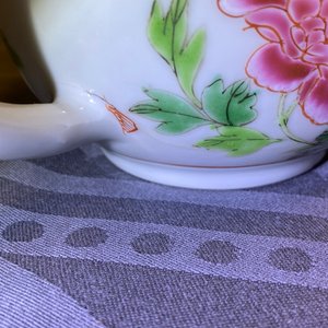 Deux théières et une verseuse couverte en porcelaine de Chine famille, Yongzheng/Qianlong — photo 21