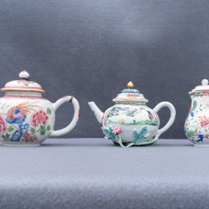 Deux théières et une verseuse couverte en porcelaine de Chine famille, Yongzheng/Qianlong — photo 25