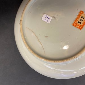 Deux trembleuses, une théière et une assiette en porcelaine de Chine famille verte, Kangxi — photo 18