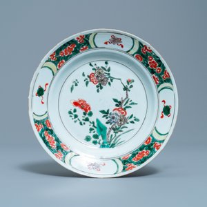 Deux trembleuses, une théière et une assiette en porcelaine de Chine famille verte, Kangxi — photo 4