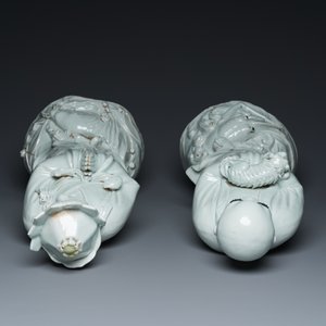 Deux très grandes sculptures de Luohan en porcelaine de Chine en blanc monochrome, Qianlong/Jiaqing — photo 6