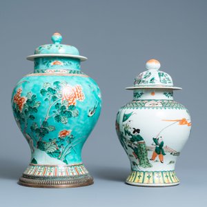 Deux vases couverts en porcelaine de Chine famille verte, 19ème — photo 4