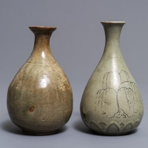 Deux vases de forme bouteille en porcelaine céladon de Corée, Goryeo et Joseon — photo 3