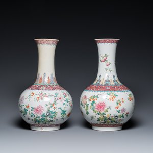 Deux vases de forme bouteille en porcelaine de Chine famille rose, marque de Hongxian, République — photo 1