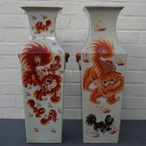 Deux vases de forme carré en porcelaine de Chine qianjiang cai, 19/20ème — photo 23