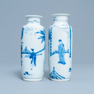 Deux vases de forme rouleau en porcelaine de Chine en bleu et blanc, Kangxi — photo 2