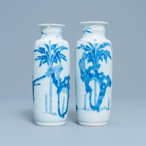 Deux vases de forme rouleau en porcelaine de Chine en bleu et blanc, Kangxi — photo 3
