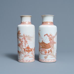 Deux vases de forme rouleau en porcelaine de Chine en rouge de fer et doré, Kangxi — photo 1
