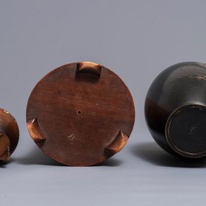 Deux vases en bronze incrusté et un ikebana à décor d'un aigle, Japon, Meiji, 19/20ème — photo 7