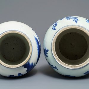 Deux vases en porcelaine de Chine en bleu et blanc, Kangxi — photo 6