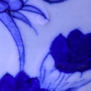 Deux vases en porcelaine de Chine en bleu et blanc sur fond céladon, 19ème — photo 15