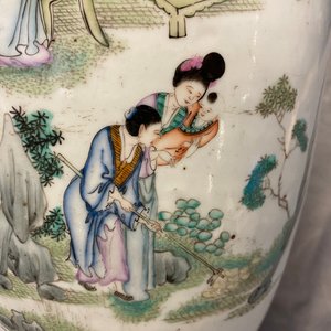 Deux vases en porcelaine de Chine famille rose, 19/20ème — photo 12