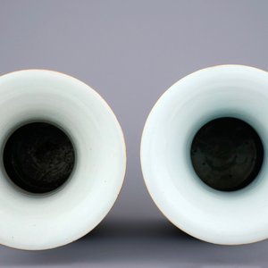 Deux vases en porcelaine de Chine famille rose, 19/20ème — photo 5