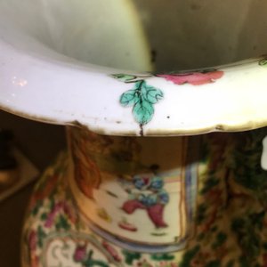 Deux vases en porcelaine de Chine famille rose, 19/20ème — photo 8