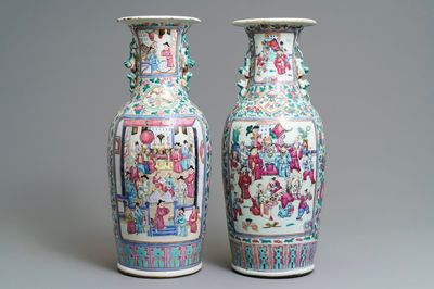 Deux vases en porcelaine de Chine famille rose, 19ème