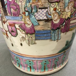 Deux vases en porcelaine de Chine famille rose, 19ème — photo 11