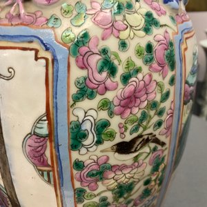 Deux vases en porcelaine de Chine famille rose, 19ème — photo 13