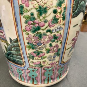 Deux vases en porcelaine de Chine famille rose, 19ème — photo 14