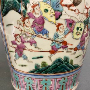 Deux vases en porcelaine de Chine famille rose, 19ème — photo 17