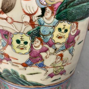Deux vases en porcelaine de Chine famille rose, 19ème — photo 19