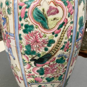 Deux vases en porcelaine de Chine famille rose, 19ème — photo 32