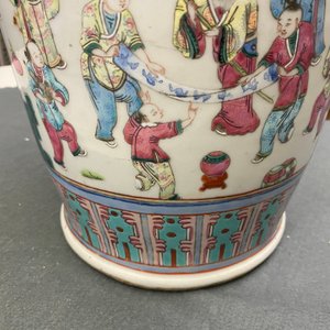 Deux vases en porcelaine de Chine famille rose, 19ème — photo 39