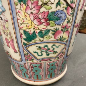 Deux vases en porcelaine de Chine famille rose, 19ème — photo 40
