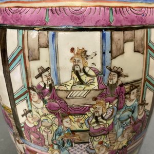 Deux vases en porcelaine de Chine famille rose, 19ème — photo 10