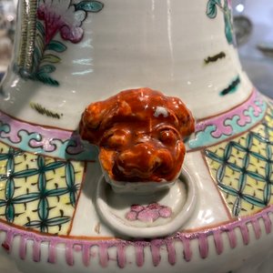 Deux vases en porcelaine de Chine famille rose, 19ème — photo 11