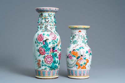 Deux vases en porcelaine de Chine famille rose, 19ème