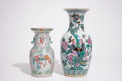 Deux vases en porcelaine de Chine famille rose, 19ème