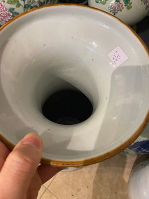 Deux vases en porcelaine de Chine famille rose à décor d'antiquités, 19ème — photo 6